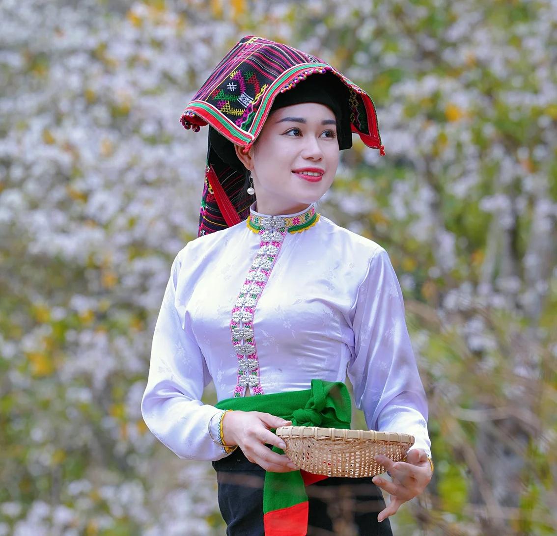 Áo cóm truyền thống dân tộc Thái