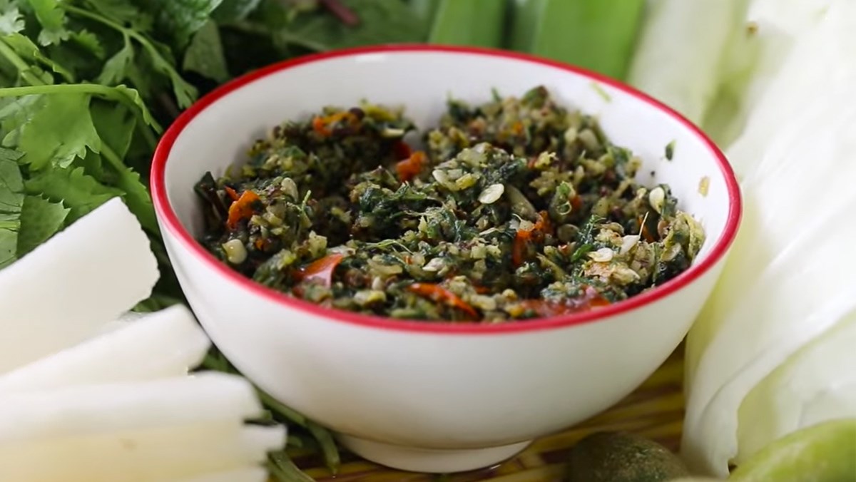 Mâm cơm Tây Bắc với bát chẩm chéo hấp dẫn